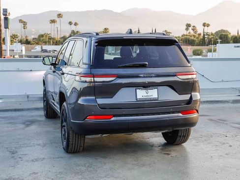 New 2026 Jeep Grand Cherokee Altitude RWD image 7