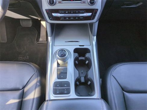 Used 2021 Ford Explorer XLT w/ Equipment Group 202A image 19