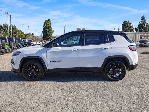 Used 2022 Jeep Compass Altitude image 7