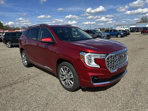 Used 2024 GMC Terrain Denali w/ LPO, Floor Liner Package image 11