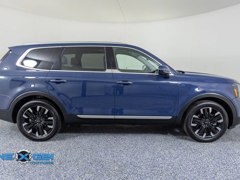 Used 2025 Kia Telluride SX w/ SX Captain's Chair Package AWD/4WD image 9