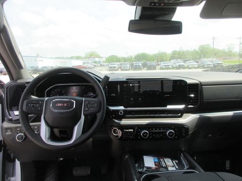 New 2026 GMC Sierra 3500 SLT w/ SLT Premium Package AWD/4WD image 17