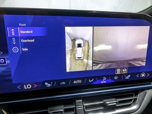 New 2026 Chevrolet Equinox EV LT image 18