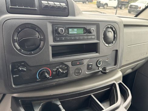 Used 2024 Ford E-350 and Econoline 350 Super Duty w/ Power Windows & Locks Group image 17