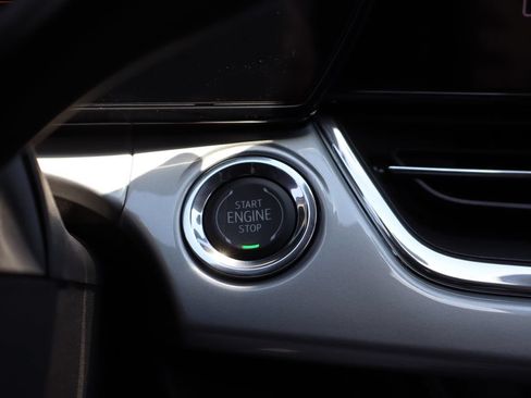 New 2026 Chevrolet Trax LT w/ LT Convenience Package FWD image 10