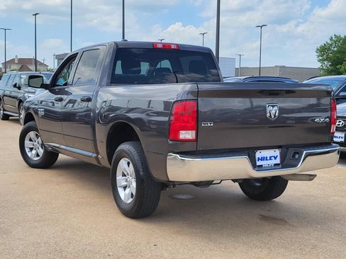 Used 2022 RAM 1500 Classic SLT AWD/4WD image 3