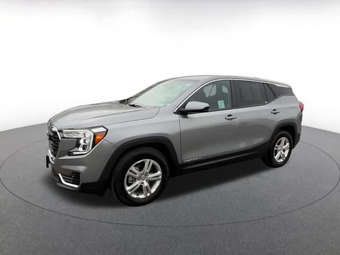 Used 2024 GMC Terrain SLE FWD image 6