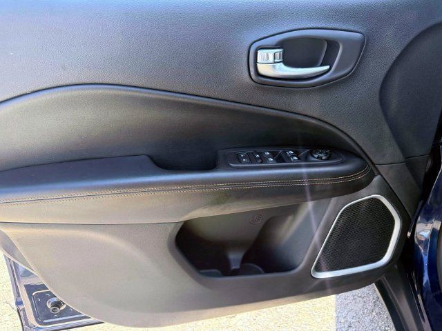 Used 2019 Jeep Compass Limited AWD/4WD image 12