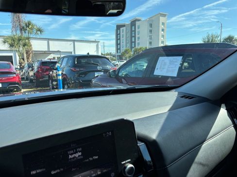 Used 2025 Nissan Pathfinder SV image 37