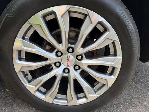 Used 2022 GMC Yukon Denali image 30