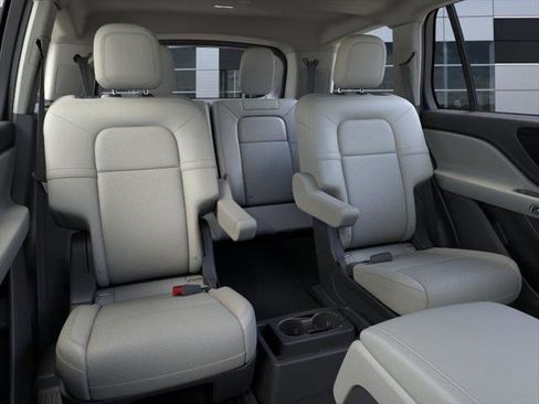 New 2026 Lincoln Aviator AWD w/ Jet Appearance Package image 11