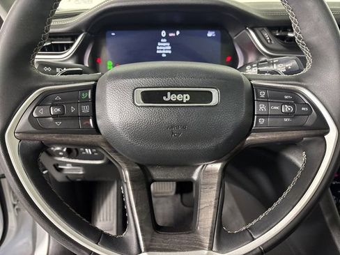 Used 2023 Jeep Grand Cherokee Limited AWD/4WD image 16