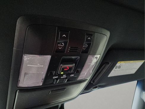 Used 2023 Lexus GX 460 Premium image 18