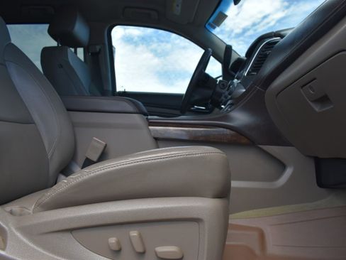 Used 2017 Chevrolet Tahoe LT RWD image 5