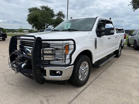 Used 2019 Ford F250 Lariat w/ Lariat Ultimate Package RWD image 3