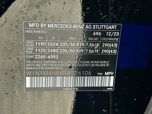 Certified 2024 Mercedes-Benz GLB 250 4MATIC w/ Exclusive Package image 38