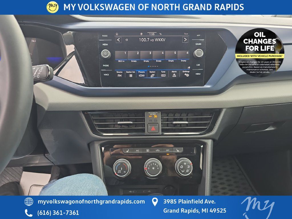 Used 2023 Volkswagen Taos SE FWD image 13
