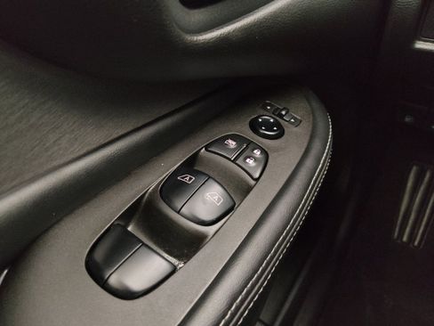 Used 2023 Nissan Murano SV image 32