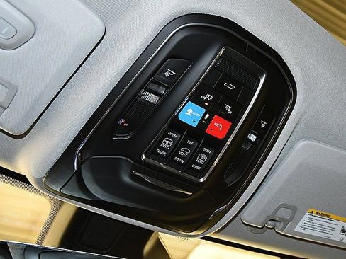 Used 2023 Jeep Grand Cherokee 4WD 4xe w/ Luxury Tech Group II image 24