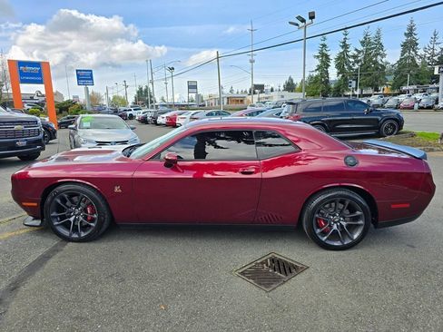 Used 2022 Dodge Challenger R/T Scat Pack w/ Driver Convenience Group RWD image 5