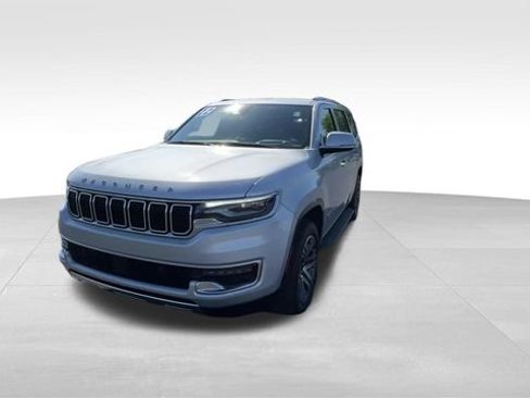 Used 2022 Jeep Wagoneer Series III w/ Flexible Seating Group AWD/4WD image 2