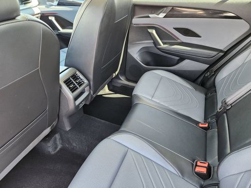 Certified 2025 Volkswagen Tiguan SE AWD/4WD image 24