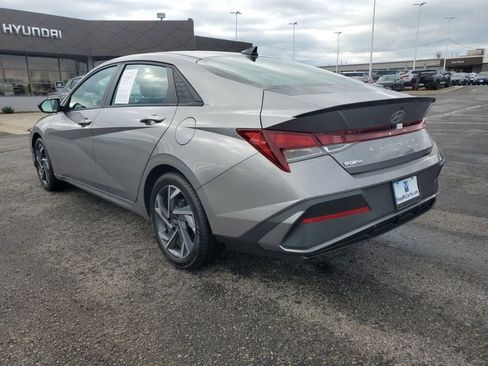 Certified 2025 Hyundai Elantra Sport FWD image 6