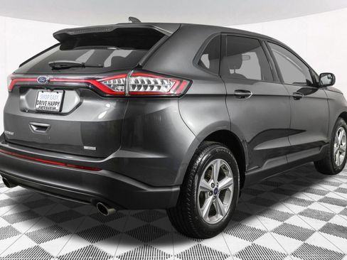 Used 2018 Ford Edge SE image 13
