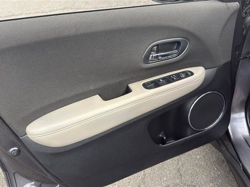 Used 2019 Honda HR-V EX image 6