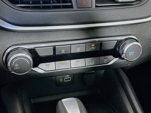 Used 2023 Nissan Altima 2.5 S FWD image 22