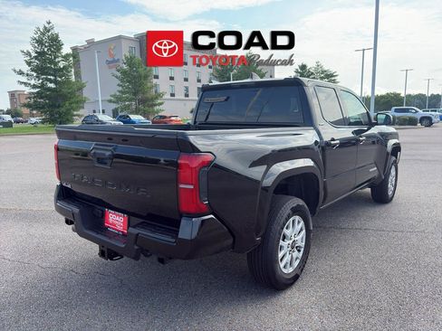 Certified 2025 Toyota Tacoma SR5 AWD/4WD image 5