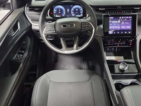 New 2026 Jeep Grand Cherokee L 2WD image 7