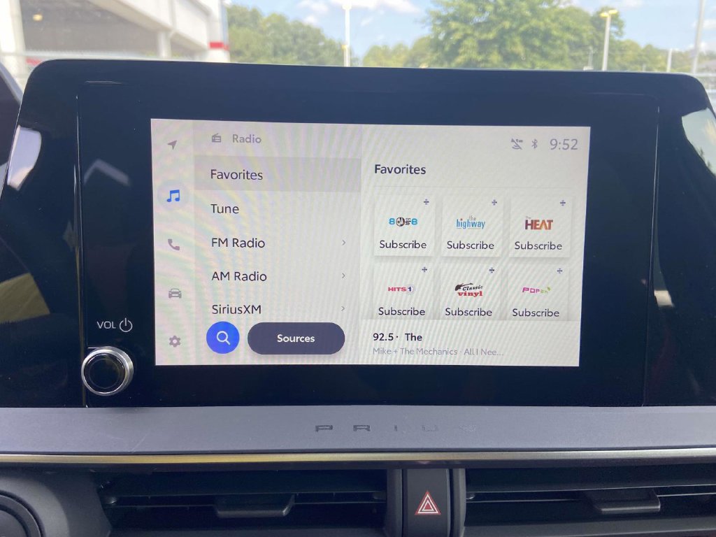 Used 2025 Toyota Prius Plug-In Hybrid FWD image 23