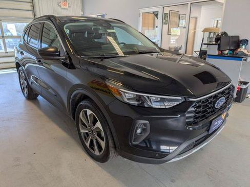 Certified 2024 Ford Escape Platinum AWD/4WD image 7