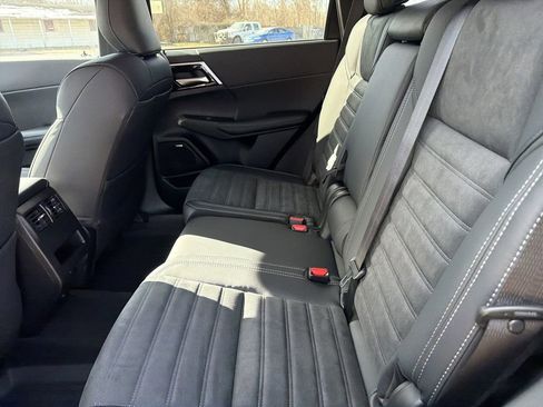 New 2026 Mitsubishi Outlander AWD image 12