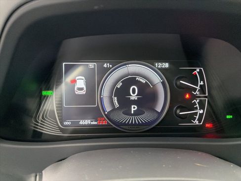 Used 2024 Lexus UX 250h AWD w/ Premium Package image 15