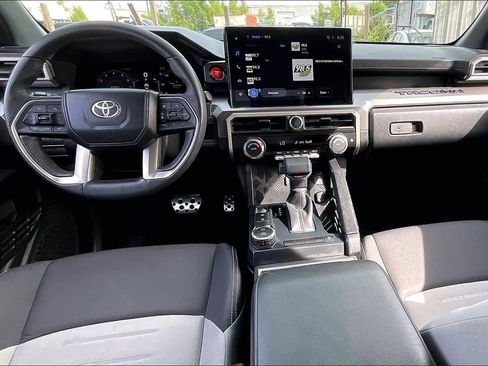 Used 2025 Toyota Tacoma TRD Sport image 16