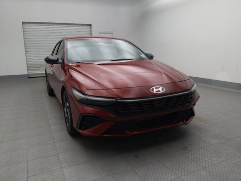 Used 2025 Hyundai Elantra Sport FWD image 14