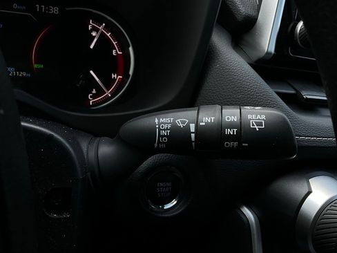 Used 2025 Toyota RAV4 XLE image 37