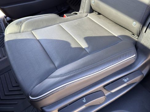 Used 2023 Cadillac Escalade Premium Luxury image 18