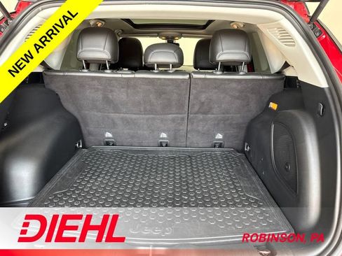 Certified 2021 Jeep Compass Latitude w/ Sun and Sound Group AWD/4WD image 9