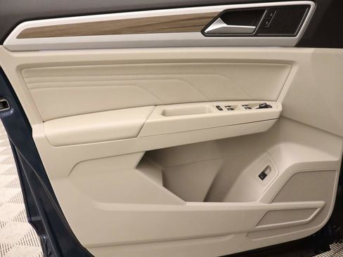 Used 2022 Volkswagen Atlas SEL image 17