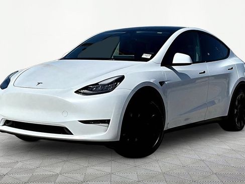 Used 2023 Tesla Model Y Long Range AWD/4WD image 3