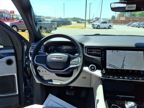 New 2026 Jeep Grand Wagoneer L 4WD image 10