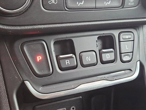 Used 2019 GMC Terrain SLE FWD image 12