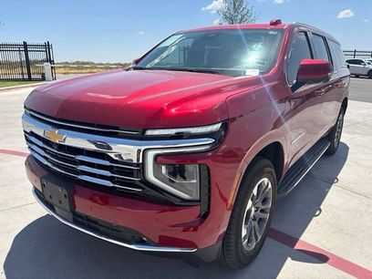 Used 2025 Chevrolet Suburban LT w/ Comfort Package