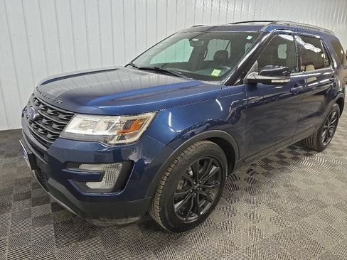 Used 2017 Ford Explorer XLT w/ Equipment Group 202A FWD image 8