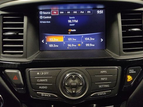 Used 2017 Nissan Pathfinder S image 25