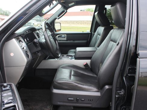 Used 2011 Ford Expedition EL Limited image 19