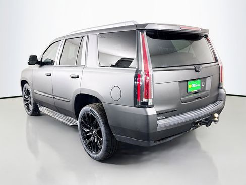 Used 2018 Cadillac Escalade Luxury image 7